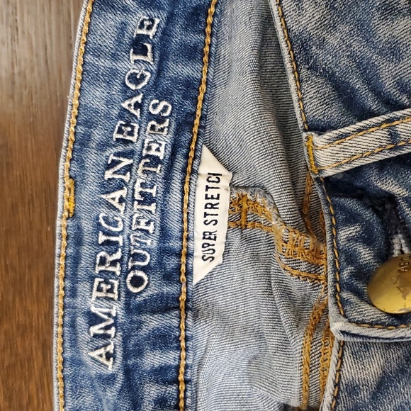 American Eagle Hi-Rise Shortie Jean Shorts - Picture 4 of 5